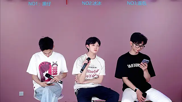 Y-lucky01 online show from April 2026 01:56:02 PM