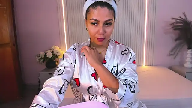 LucyWild8 online show from May 2026 07:31:01 PM