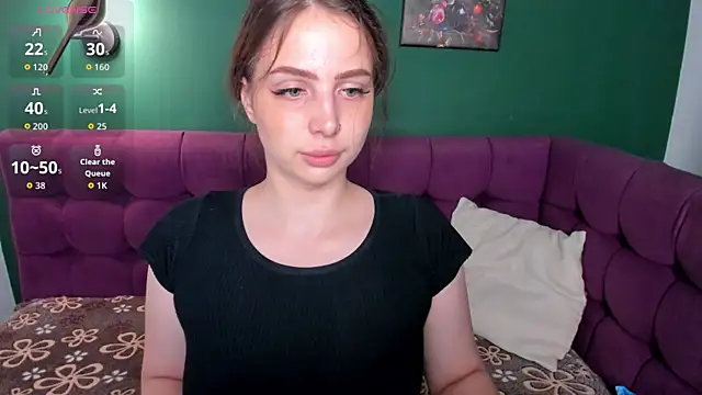 Snapshot of ReneeBlair chatting on June 2026 01:38:01 AM ReneeBlair online show from June 2026 01:38:01 AM