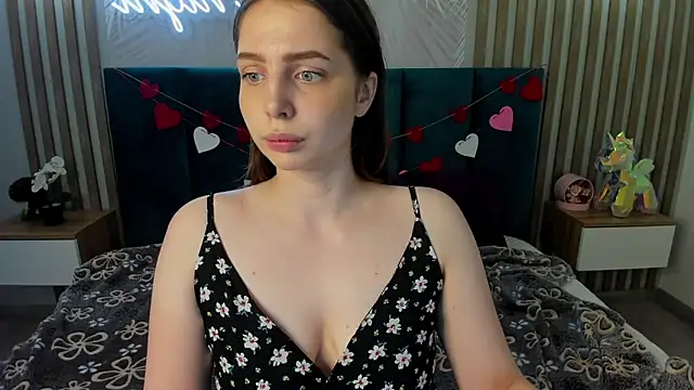 Snapshot of ReneeBlair chatting on June 2026 01:33:01 AM ReneeBlair online show from June 2026 01:33:01 AM