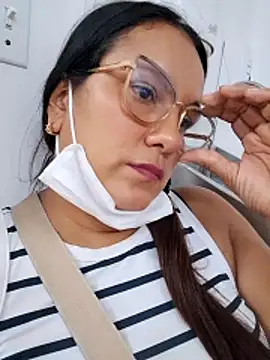 Samanta-42 online show from May 2026 02:33:02 AM