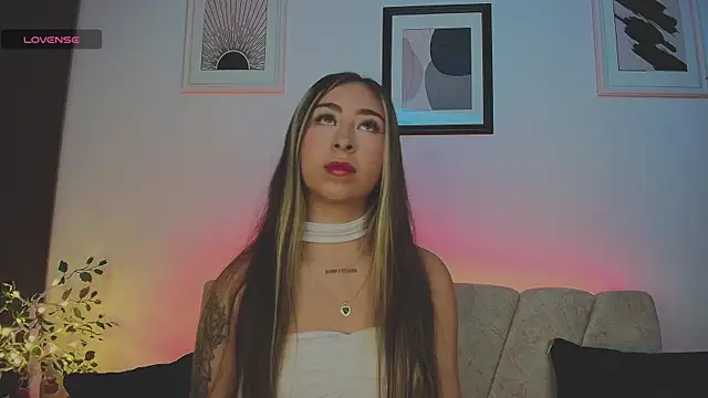 Cloe martinezz  online show from May 2026 09:23:02 PM
