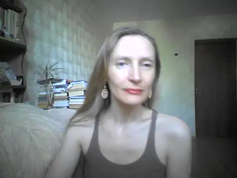 Snapshot of LunaBelle8 chatting on May 2026 02:16:01 PM LunaBelle8 online show from May 2026 02:16:01 PM