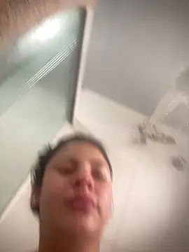 Livia-cortez online show from May 2026 12:45:02 PM