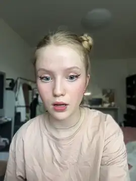 Snapshot of LilianHowards chatting on July 2026 12:22:02 PM LilianHowards online show from July 2026 12:22:02 PM