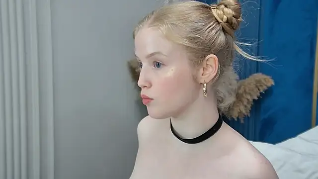 Snapshot of LilianHowards chatting on July 2026 08:11:01 AM LilianHowards online show from July 2026 08:11:01 AM