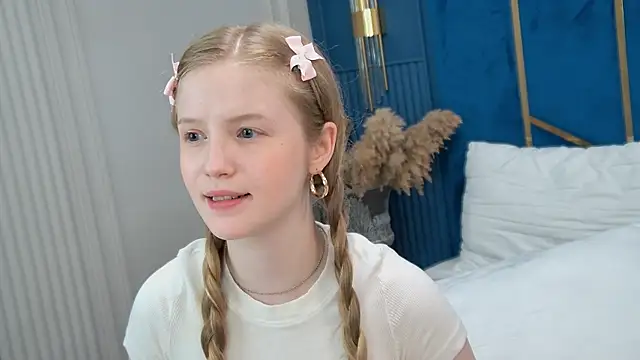 Snapshot of LilianHowards chatting on July 2026 11:03:01 AM LilianHowards online show from July 2026 11:03:01 AM