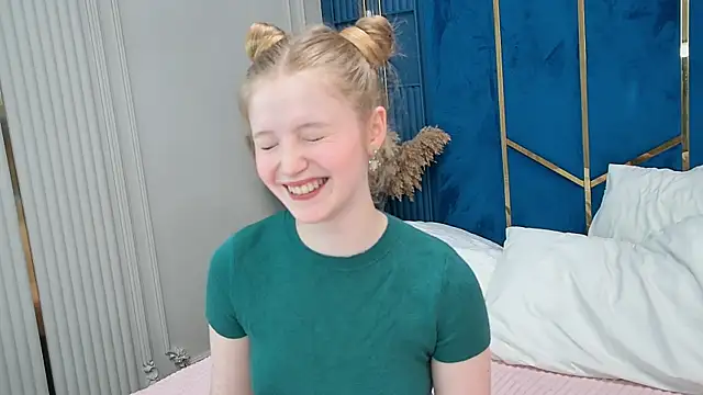 Snapshot of LilianHowards chatting on June 2026 07:41:01 AM LilianHowards online show from June 2026 07:41:01 AM