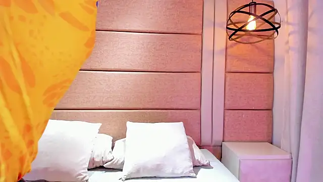 IsabellaPhil online show from June 2026 04:33:02 AM
