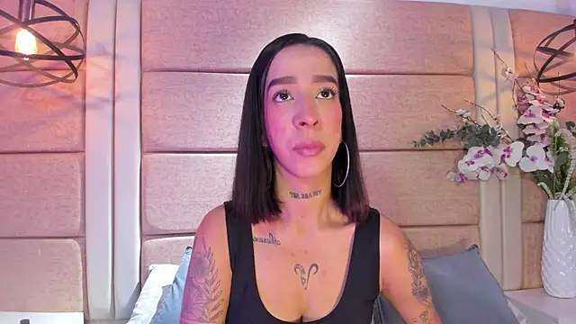 IsabellaPhil online show from May 2026 02:52:01 AM