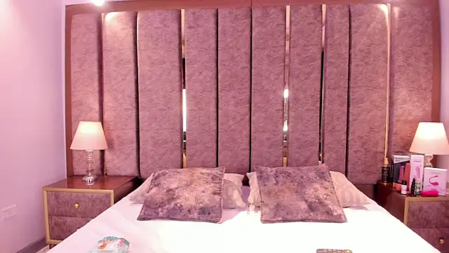 IsabellaPhil online show from July 2026 05:03:01 AM