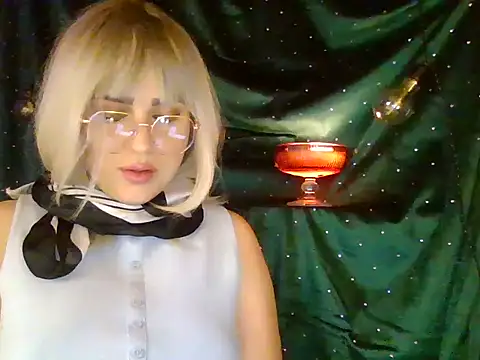 MillaNox online show from April 2026 09:17:01 PM