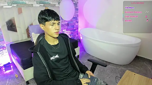 Snapshot of Damian_tay chatting on May 2026 11:35:01 AM Damian tay online show from May 2026 11:35:01 AM