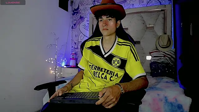 Johnny cage  online show from April 2026 04:41:02 AM