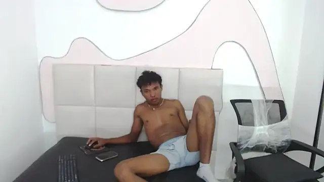 Chris Hott online show from April 2026 02:23:02 AM