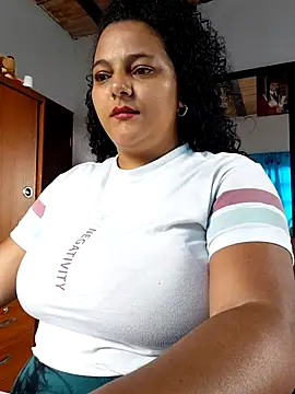 Snapshot of manuboobss chatting on April 2026 08:55:01 PM manuboobss online show from April 2026 08:55:01 PM