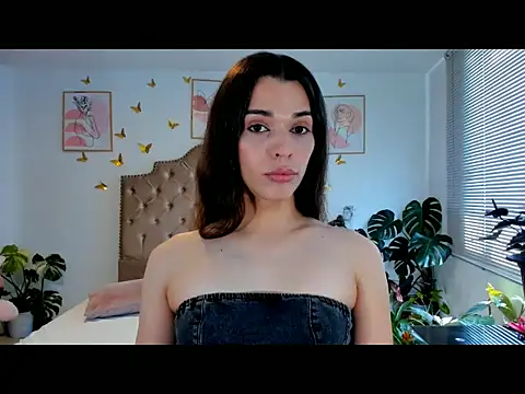 bella grego online show from April 2026 07:09:01 PM