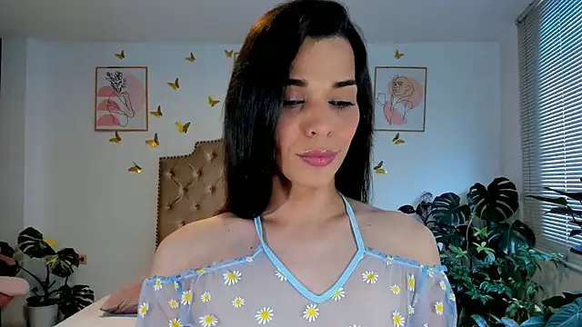 Snapshot of bella_grego chatting on June 2026 08:06:02 PM bella grego online show from June 2026 08:06:02 PM