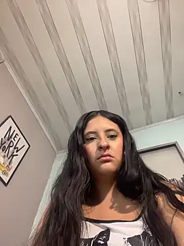 Maggiee 1 online show from May 2026 01:25:02 PM