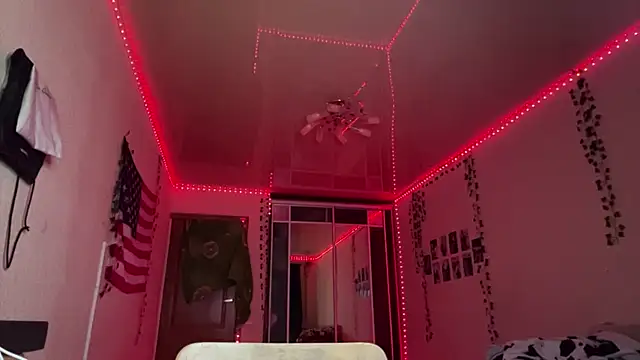 CassieRey online show from April 2026 07:07:02 PM