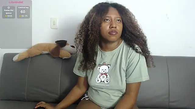 Snapshot of Ms-zozii chatting on June 2026 03:01:01 PM Ms-zozii online show from June 2026 03:01:01 PM