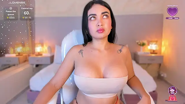 Snapshot of SofiaThonsonn chatting on June 2026 08:50:01 PM SofiaThonsonn online show from June 2026 08:50:01 PM