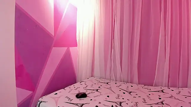 Maira Saenz online show from April 2026 11:46:02 AM