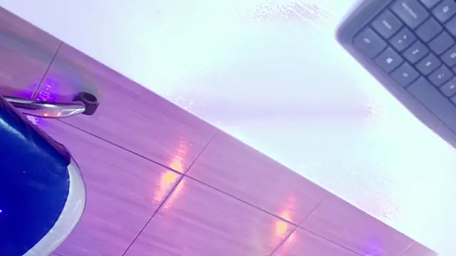 Anya Volke online show from April 2026 11:28:02 AM