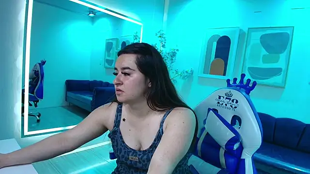 Anya Volke online show from May 2026 07:11:01 PM