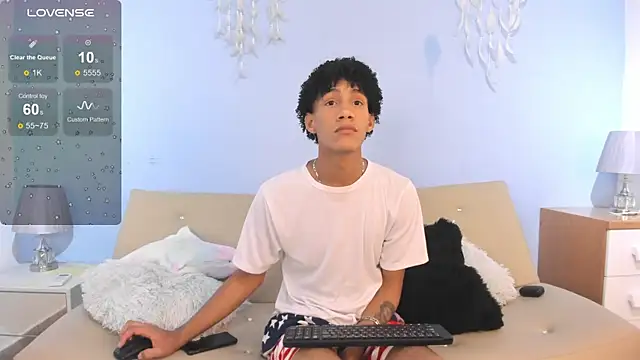 NoahBull19 online show from May 2026 09:00:02 PM