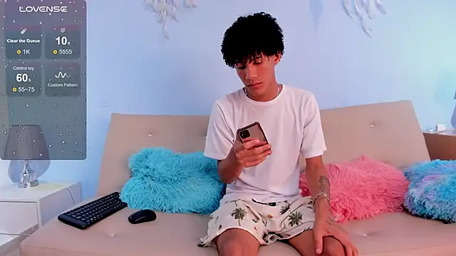 NoahBull19 online show from May 2026 09:07:02 PM