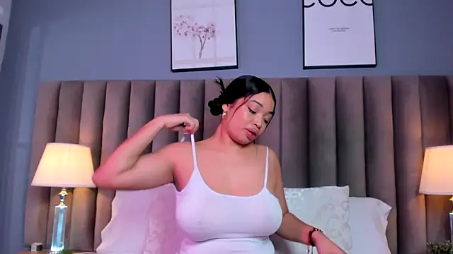 LilyFoox online show from June 2026 01:08:02 PM