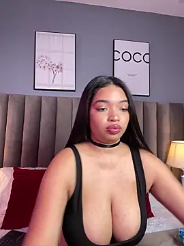 LilyFoox online show from May 2026 01:15:02 PM