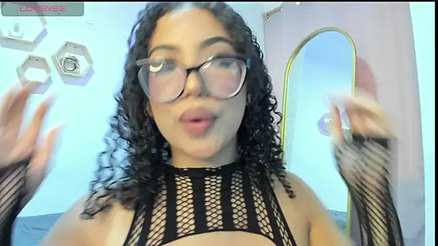 Miss ebony77 online show from April 2026 05:38:02 PM