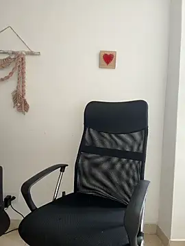 Lily Rush online show from June 2026 01:05:02 PM