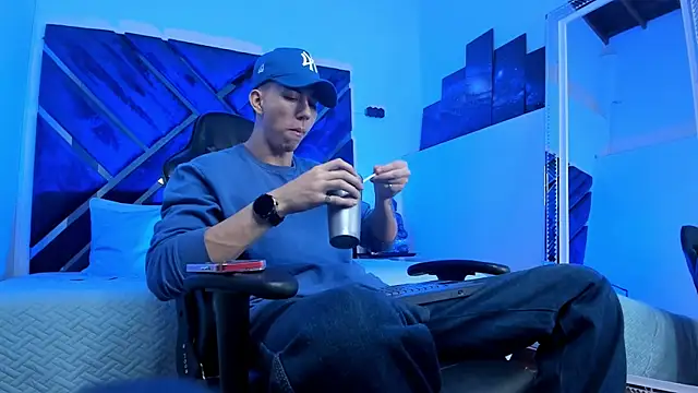 OliverThompsonJS online show from May 2026 05:22:02 AM