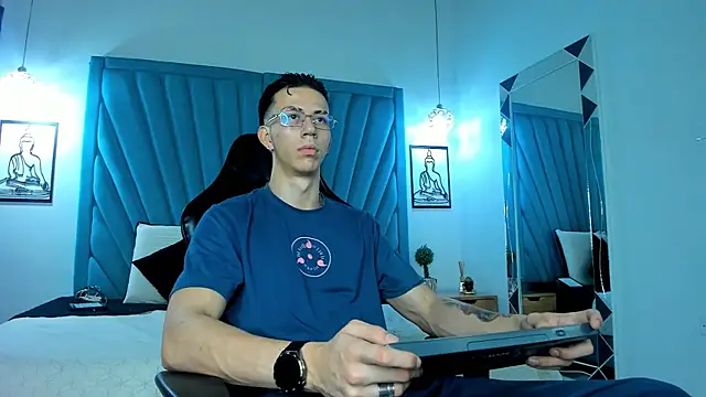 OliverThompsonJS online show from July 2026 05:09:01 AM