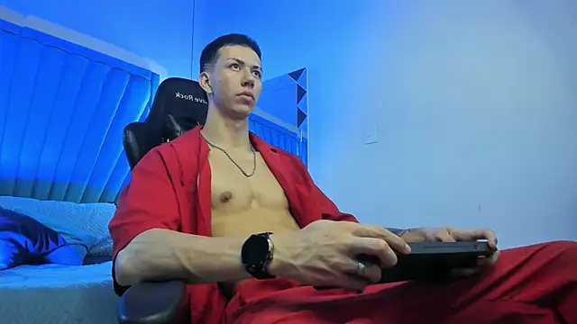 OliverThompsonJS online show from June 2026 04:45:02 AM