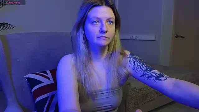 Snapshot of TonyaMeow chatting on June 2026 01:17:02 AM TonyaMeow online show from June 2026 01:17:02 AM