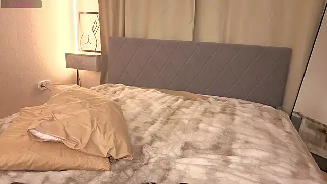 Snapshot of EvaHamilton chatting on May 2026 02:45:01 PM EvaHamilton online show from May 2026 02:45:01 PM