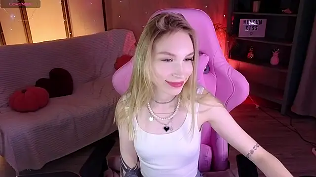 MilaDuales online show from April 2026 12:06:02 AM