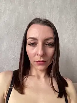 Miss Julia   online show from April 2026 11:39:01 AM