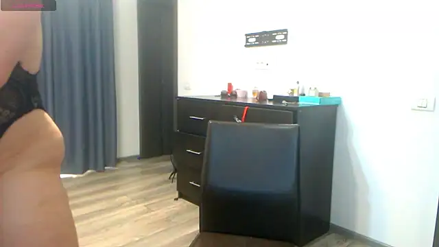 alicia2hot online show from June 2026 06:02:01 AM