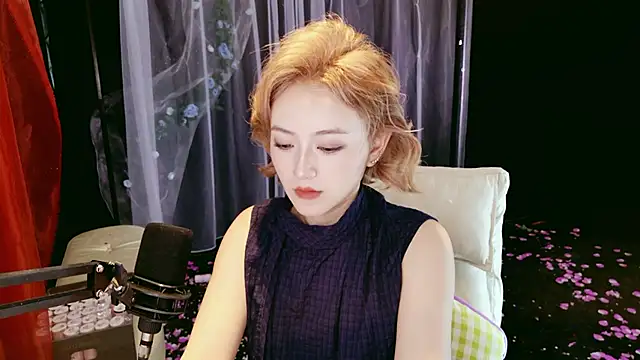 Unique Mia online show from May 2026 04:07:01 AM