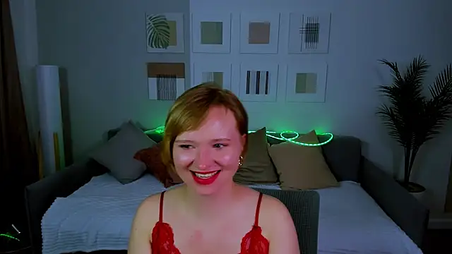 TrishaSmitty online show from April 2026 02:08:01 PM