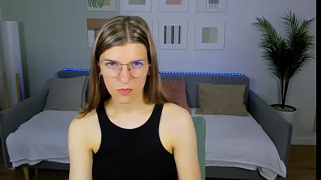AnnaThorne online show from May 2026 04:21:02 AM