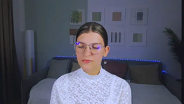 AnnaThorne online show from May 2026 11:27:01 AM
