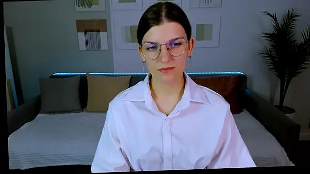 AnnaThorne online show from April 2026 04:30:02 AM