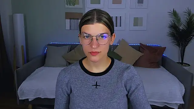 AnnaThorne online show from June 2026 08:37:01 AM