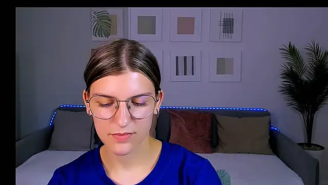 AnnaThorne online show from June 2026 09:31:02 AM